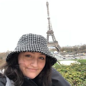 Meet your Posher, Lauren